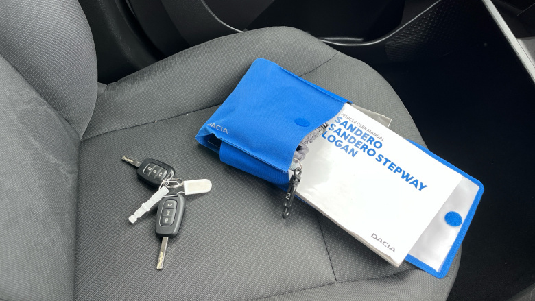 Dacia Sandero 1.0 TCe Essential 5dr Bi Fuel Hatchback